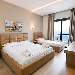 Roalb Hotel Radhimë