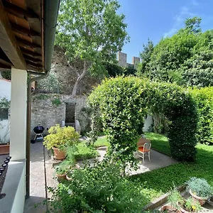 San Niccolo Walls Garden Apartment Florence